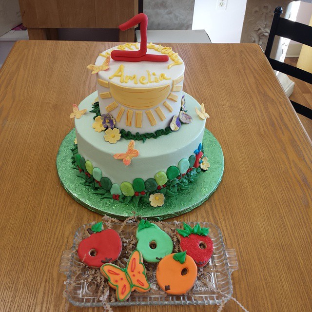 Very Hungry Caterpillar cake and cookie favors #birthday,  #favors