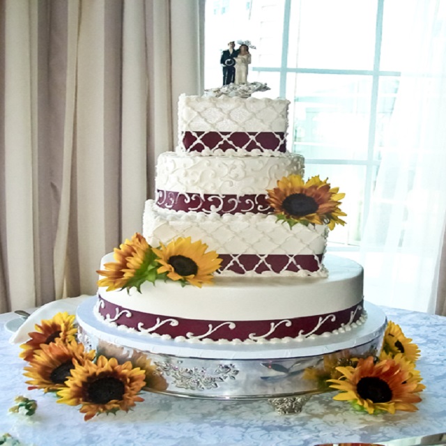 White and Brown Cake with Sunflowers #wedding