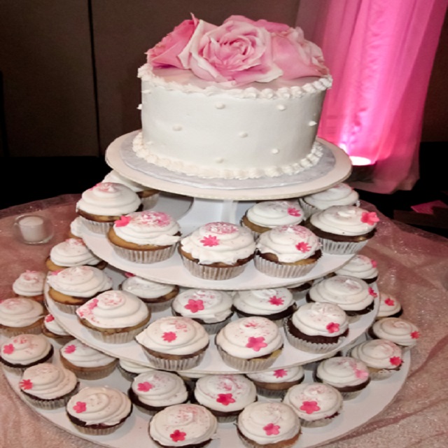 White and Pink #cupcakes