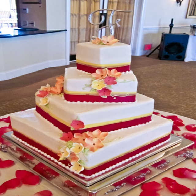 White and Red Cake #wedding
