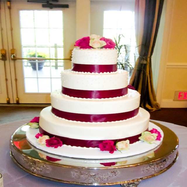 Cake with Red Ribbon #wedding