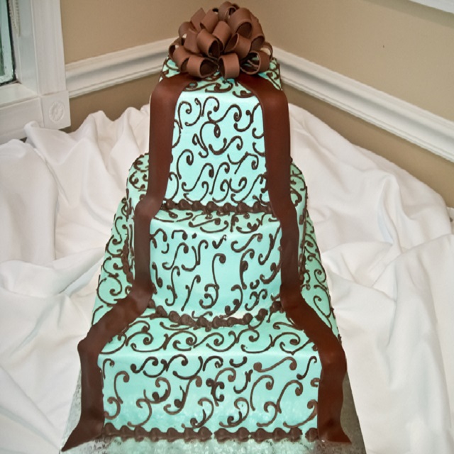 Light Green Cake with Brown Design #wedding