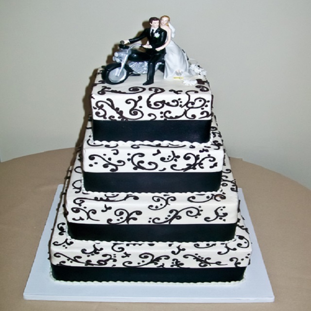 Black and White Cake #wedding