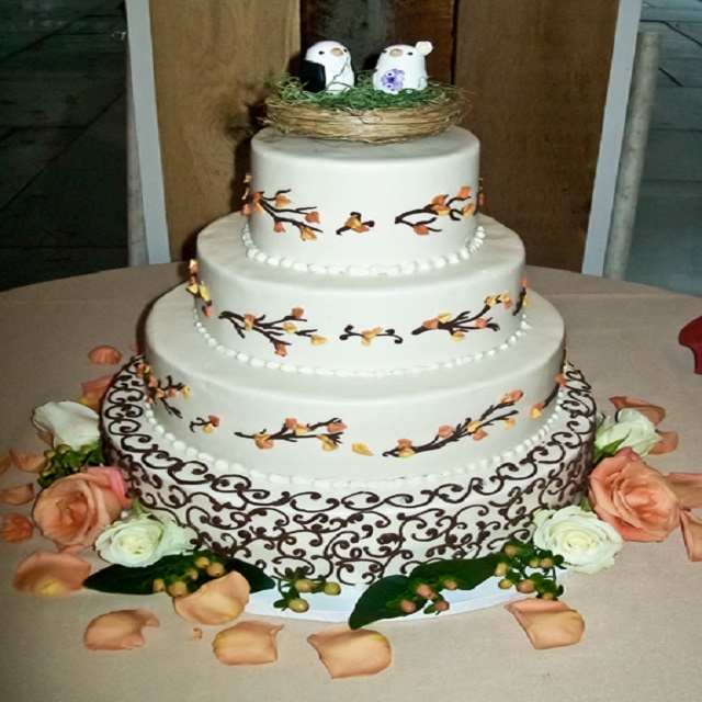 Cake with Birds on Nest #wedding
