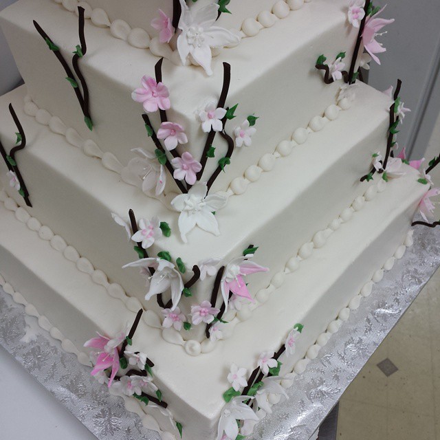 Sneak peek -first cake for May ! #wedding # mayday #buttercreamweddings