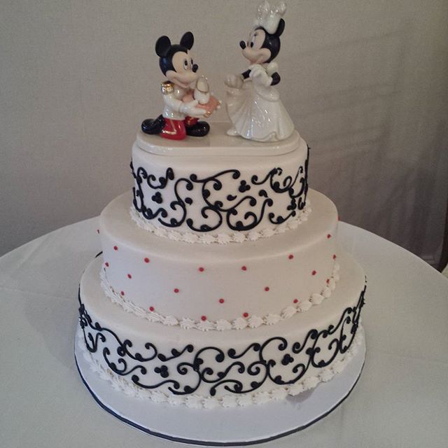 Sweet Disney theme #wedding -find the hidden mickeys!