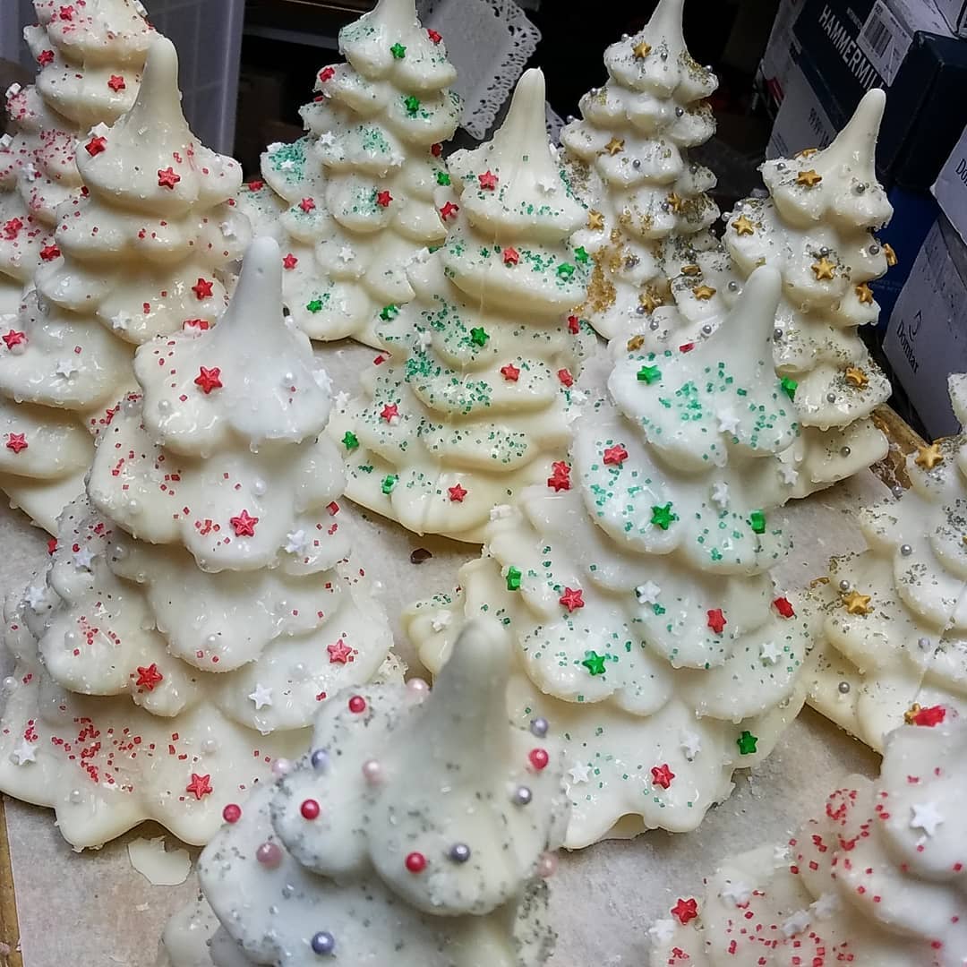 The white chocolate trees are decorated!!#specialty