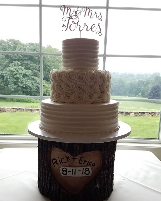 #weddingwednesday . Love this cake base! A special cake stand enhances this lovely cake!#specialty