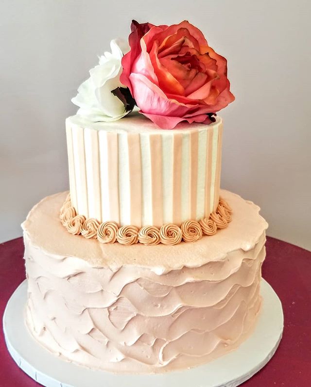 Love this sweet two tier cake for a birthday, shower or small wedding #specialty