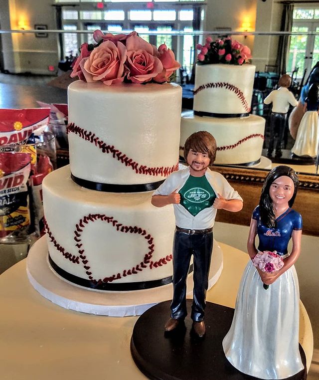 God bless America and baseball! #baseballweddingcake from last weekend!
