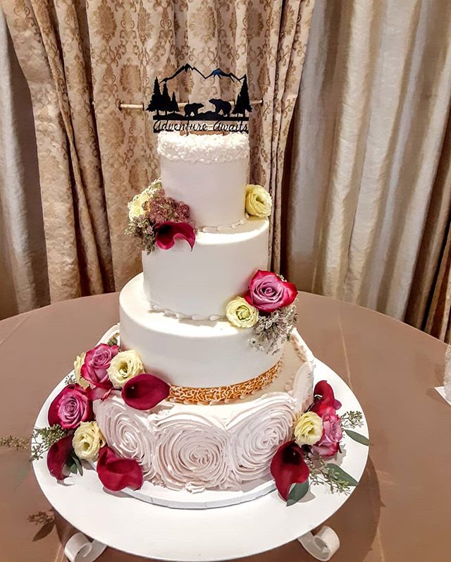 #weddingwednesday.  Gorgeous blush and creme make this cake WOW!